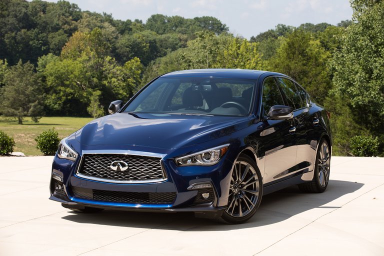 2018-Infiniti-Q50-Red-Sport-400-front-three-quarter-04.jpg