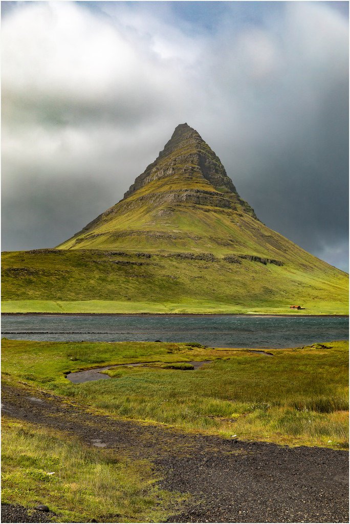 35433449734-kirkjufell-mountain (FILEminimizer).jpg