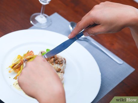 v4-460px-Use-a-Fork-and-Knife-Properly-Step-4.jpg