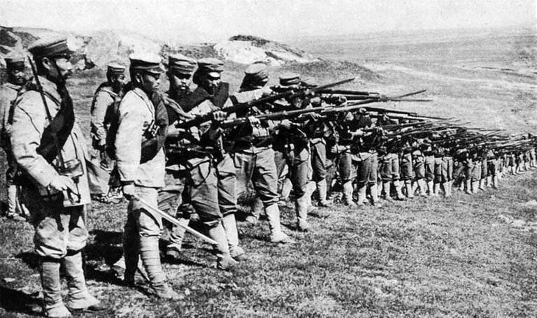 Siege_of_Tsingtao,_soldiers_of_IJA_18th_division_Kopie.jpg