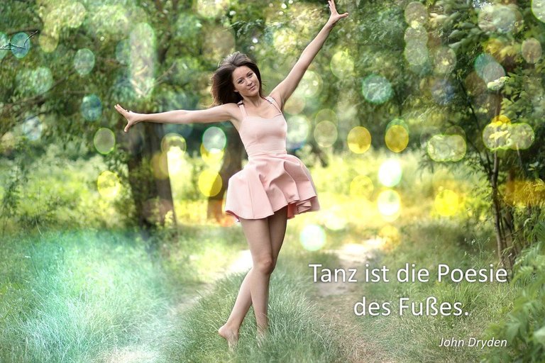 pixabay.com/en/girl-nature-dance-dress-beauty-1499514/ CC0 License