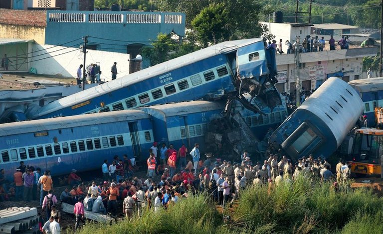 utkal-express-derailment_ff889960-8b27-11e7-a194-d8b7abb7611c.jpg