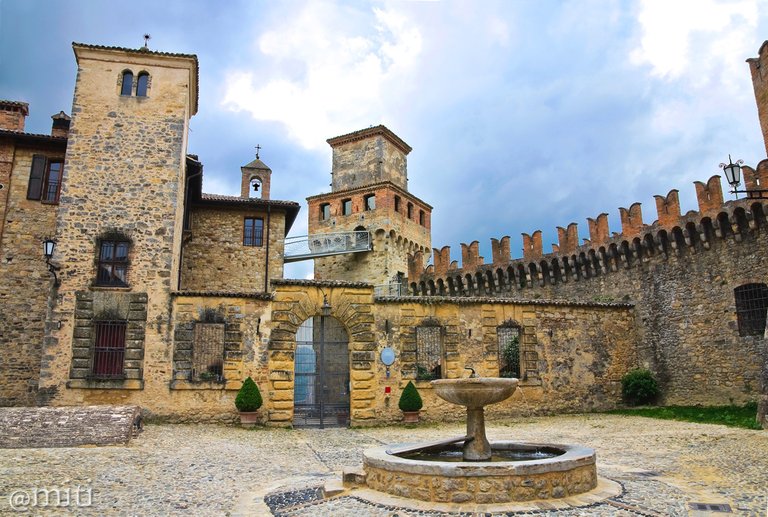 vigoleno castello.jpg