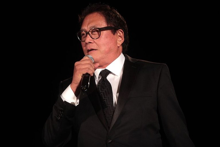 Robert_Kiyosaki_(14975062990).jpg