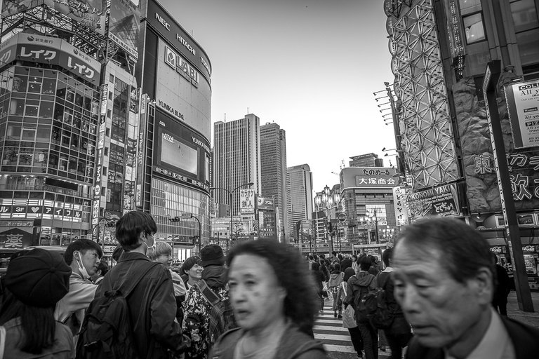 Japan tokyo cityscape street 2 best bw-2.jpg