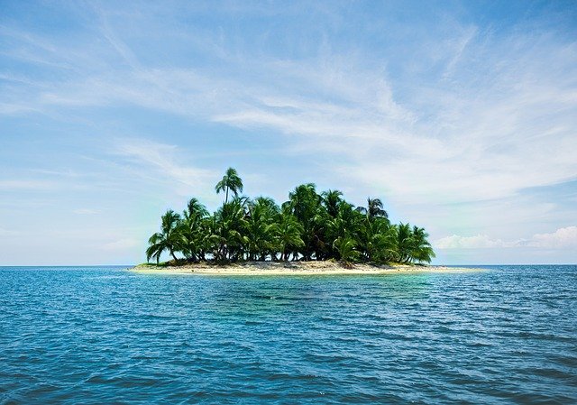 island-2482200_640.jpg