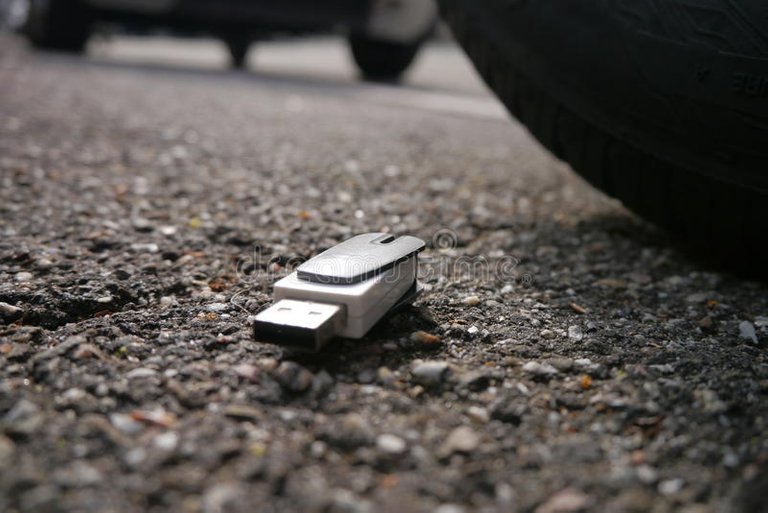 data-loss-data-breach-usb-dopped-street-photo-representing-idea-39470013.jpg