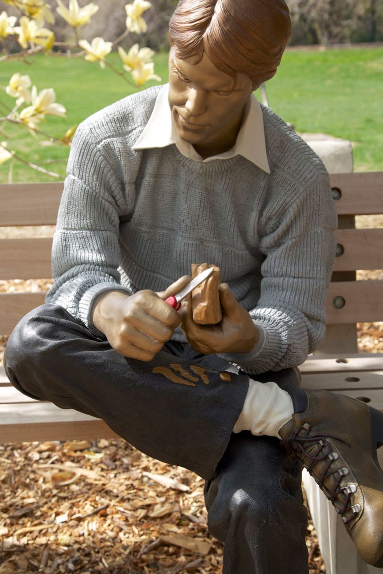 1-seward-johnson-celebrating-the-familiar-the-whittler-male-recreation-whittling-city-scenes-bench-figures-artists.jpg