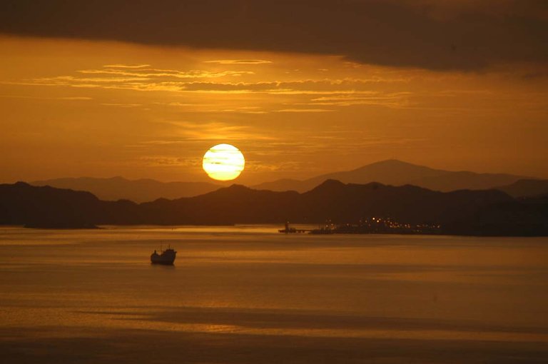 Amanecer en El Morro por Jorge Méndez.jpg