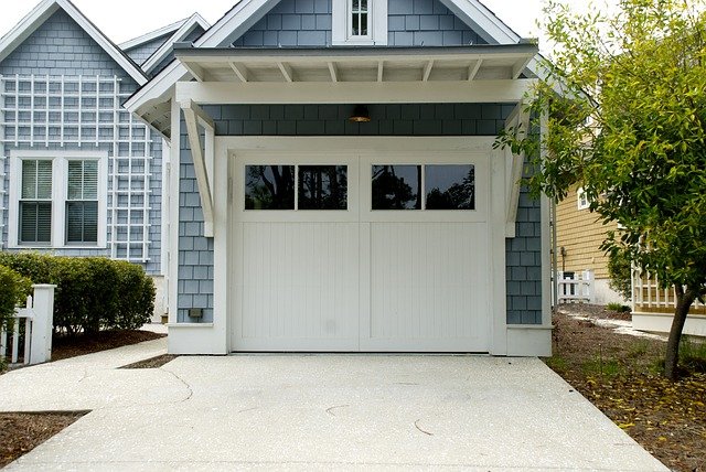 garage-door-2578743_640.jpg