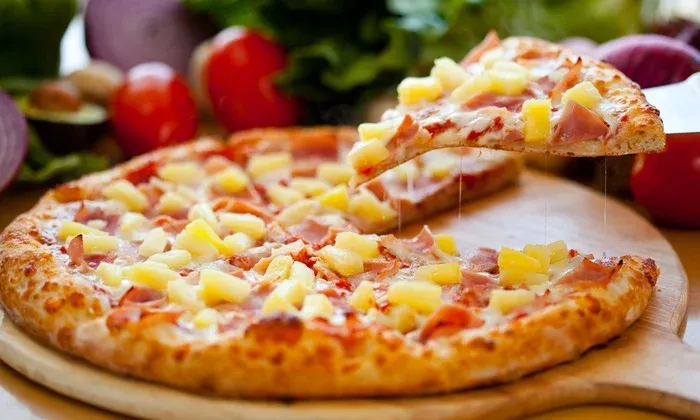 PineapplePizza_CasinoCalzone.webp