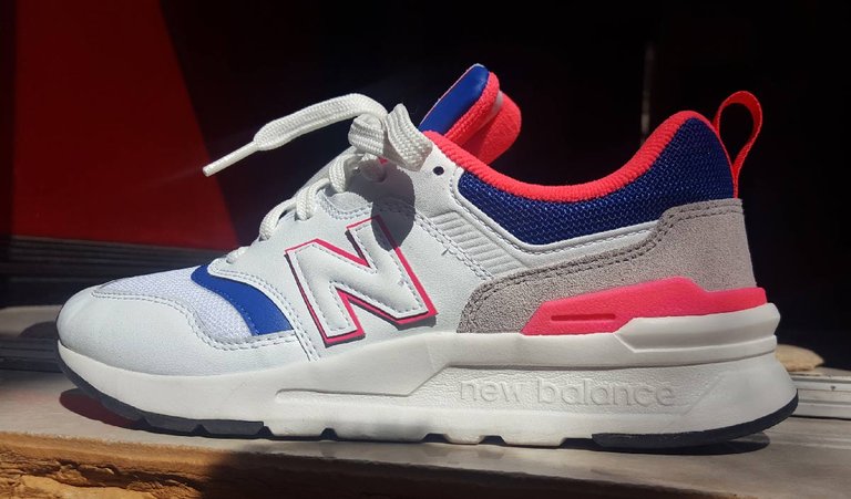 New-Balance-997H-Laser-Blue.jpg