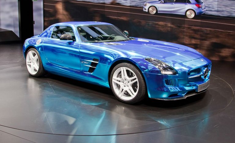 2014-mercedes-benz-sls-amg-electric-drive-photos-and-info-news-car-and-driver-photo-477089-s-original.jpg