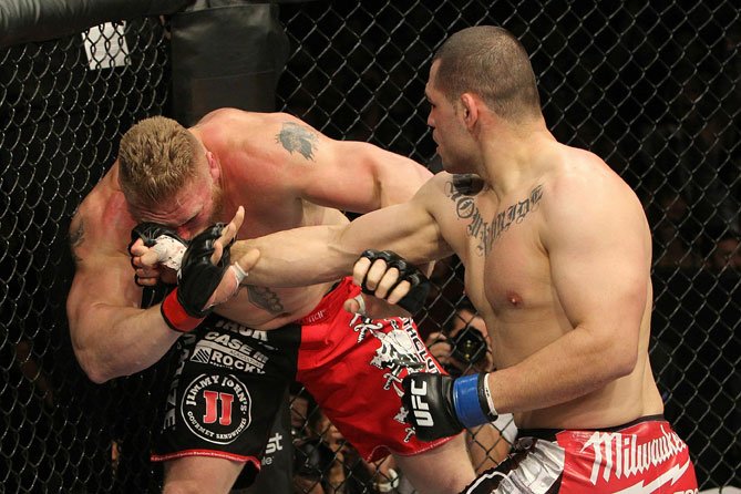 ufc121_11_velasquez_vs_lesnar_002.jpg