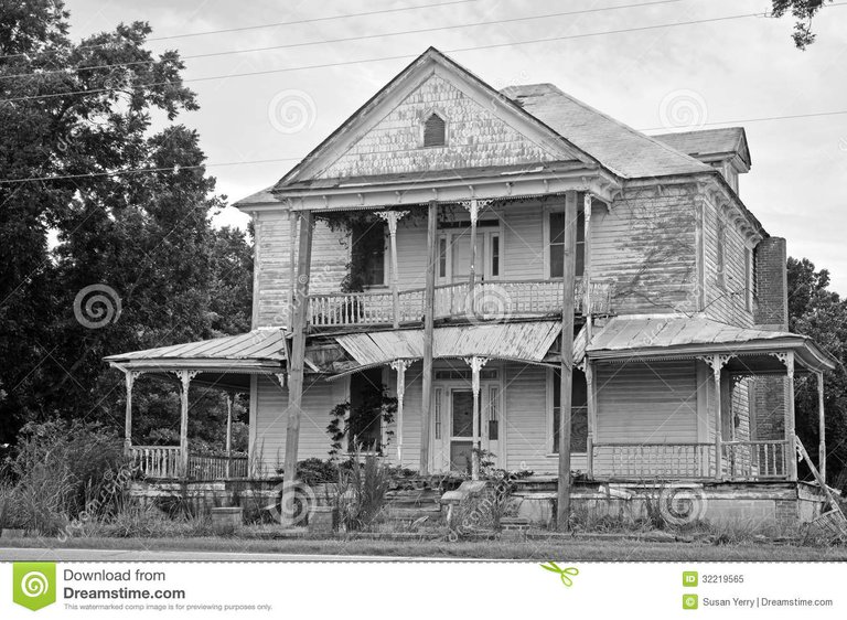 ruinas-de-un-hogar-colonial-americano-de-la-casa-32219565.jpg