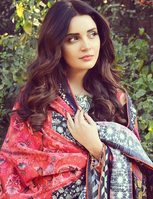 14.-Armeena-Khan.jpg