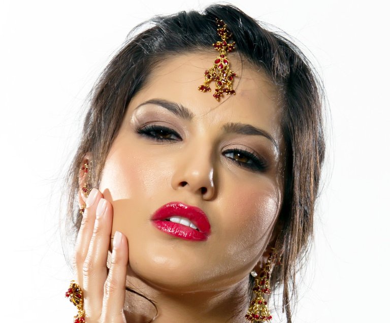 sunny-leone-2.jpg