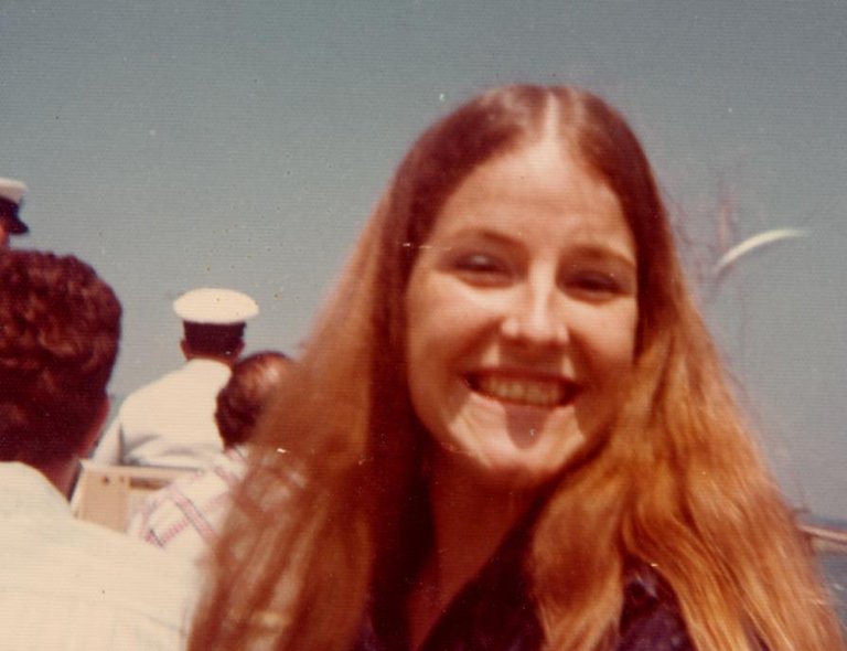 Carol at Sea World, San Diego, Summer 1975.jpg