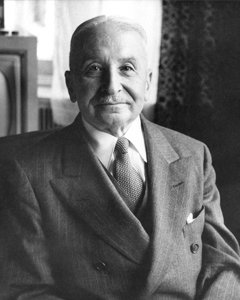 Mises 2.jpg