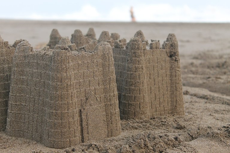 sandcastle-571044_1280.jpg