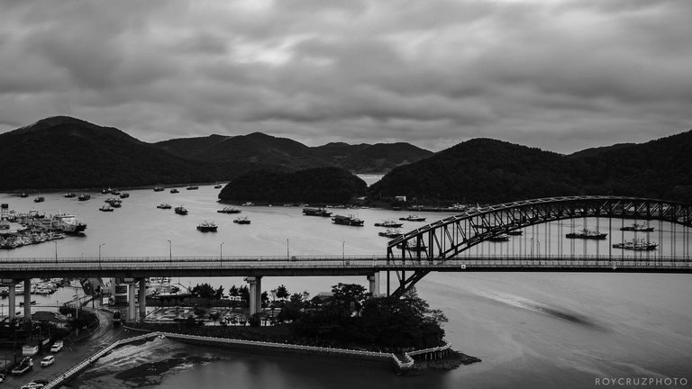 Tongyeong Harbor Typhoon Kong-Rey-1.jpg