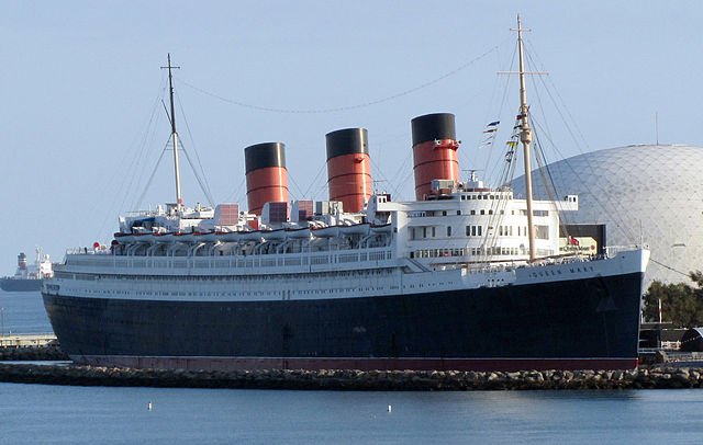 640px-RMS_Queen_Mary_Long_Beach_January_2011_view.jpg