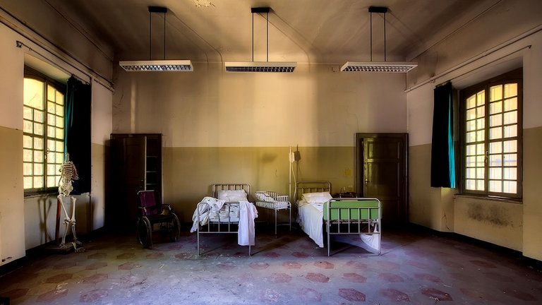 hospital beds.jpg