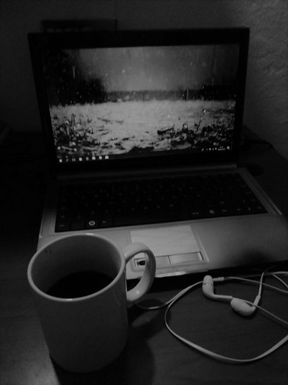 Laptop y café2.jpg