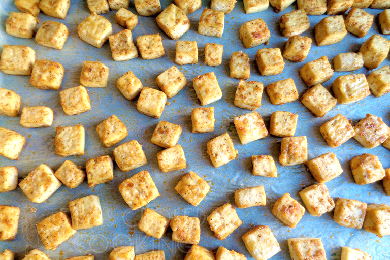 EyesClosedCooking-CrispyBakedTofu---04.png