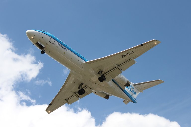 PH-KZV KLM Cityhopper -F70 (2).JPG