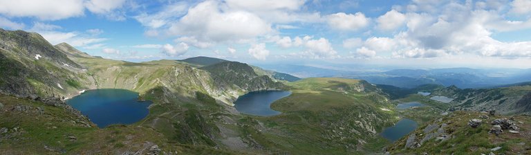 Rila_7_lakes_circus_panorama_edit1.jpg