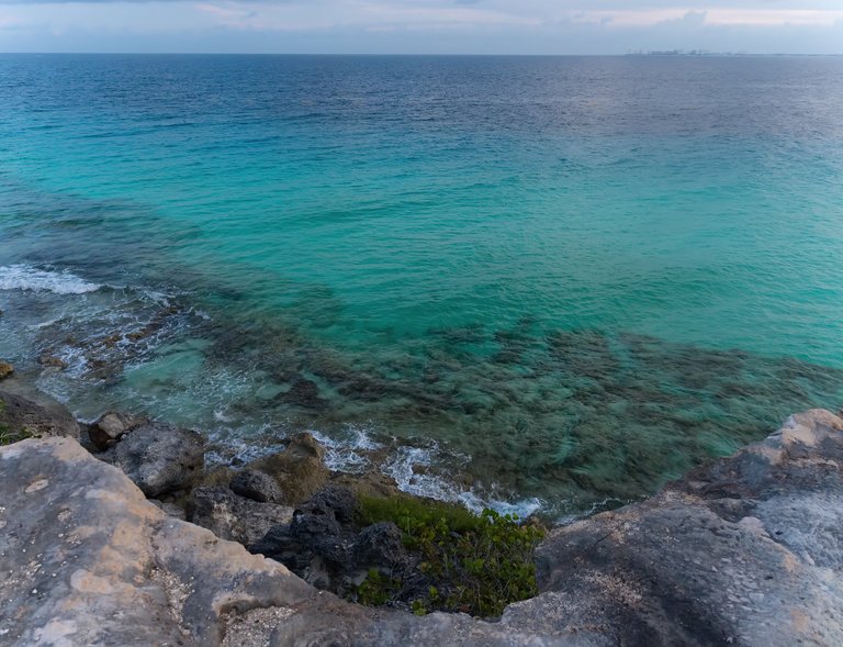 jessicaoutside.com-P8200151-blue-caribbean-waters-punta-sur-isla-mujeres-1200-85.jpg