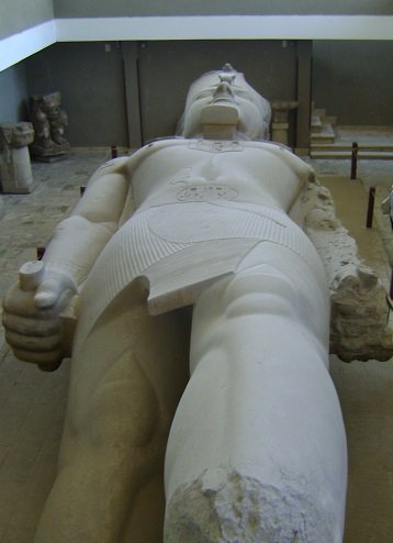 3003_colosse_Ramses_II.jpg