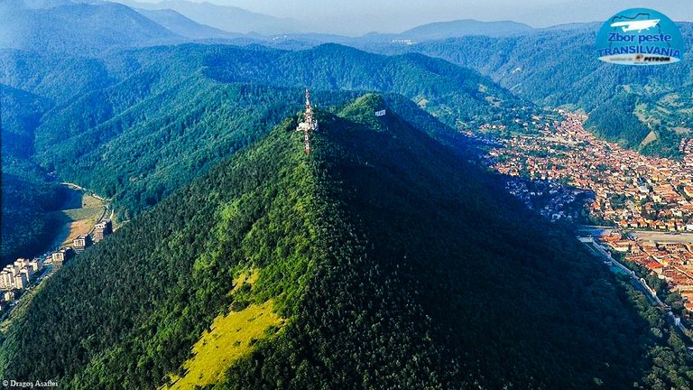 muntele-tampa-mountain-view-over-schei-romanian-district-brasov-transylvania.jpg