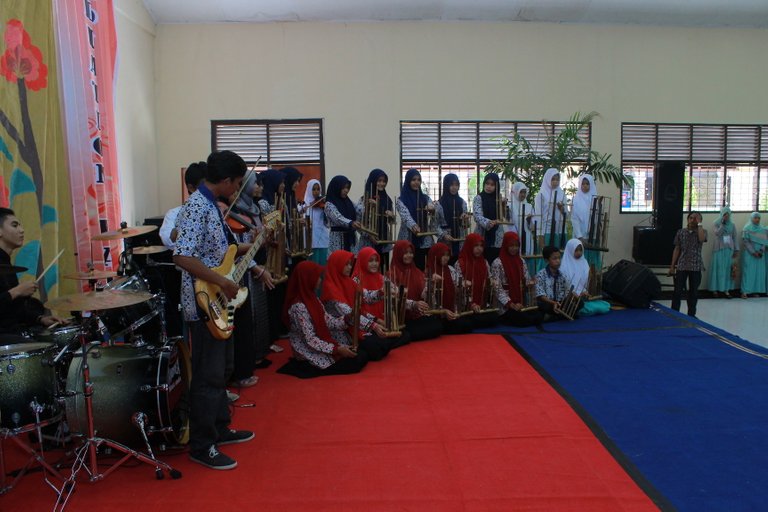 angklung gradu.JPG