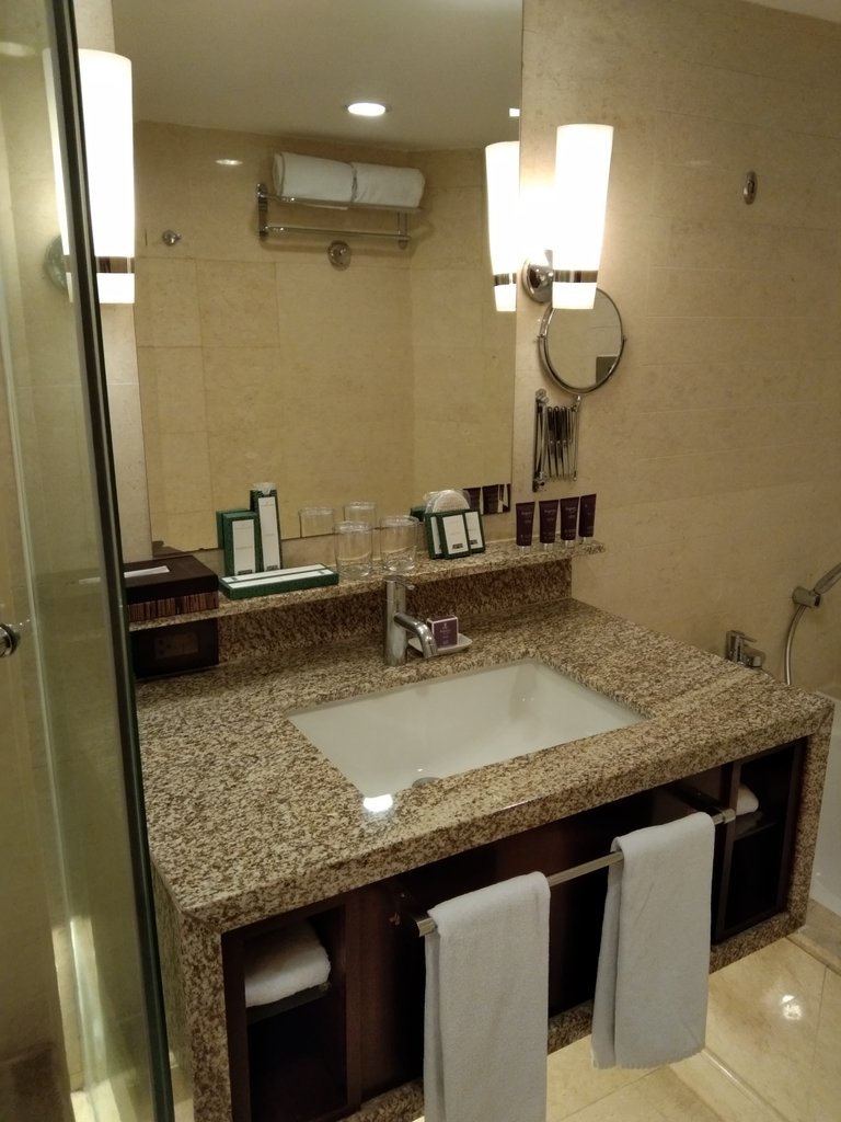 MH bathroom.jpg