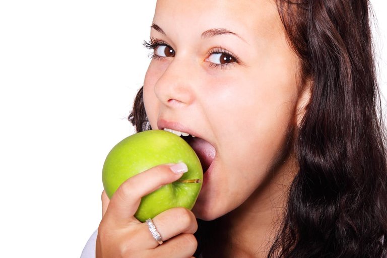 apple-bite-diet-eat-41660.jpeg