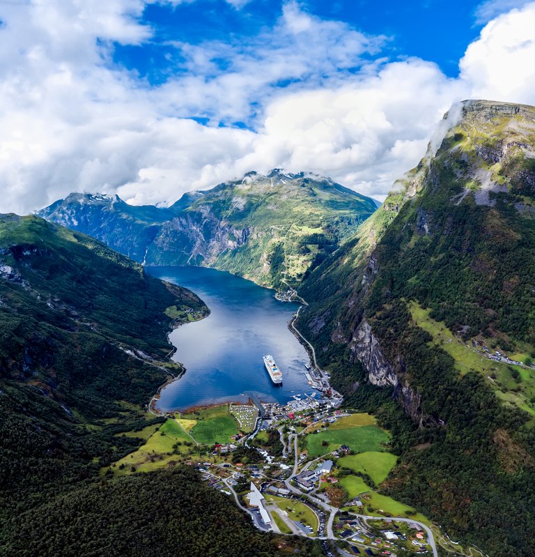 geiranger-fjord-norway-aerial-photography-PXGFSJ9.jpg