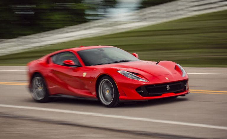 2018-ferrari-812superfast-newlead-1544463857.jpg