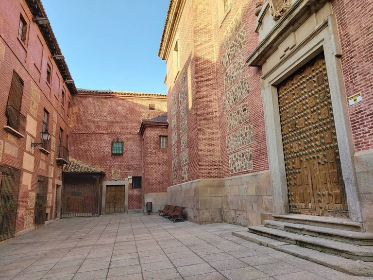 beautiful ancient buildings in Spain10.jpg