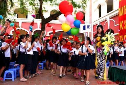 ngay-dau-tien-di-hoc-1.png