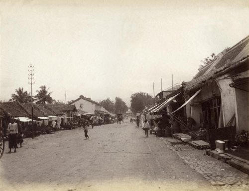 Pasar di Bandung, 1880. Stoop..jpg