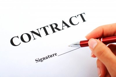 contract-types-ID-100349132_freedigital.jpg