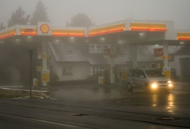 foggy-refueling_3181486785_o (FILEminimizer).jpg