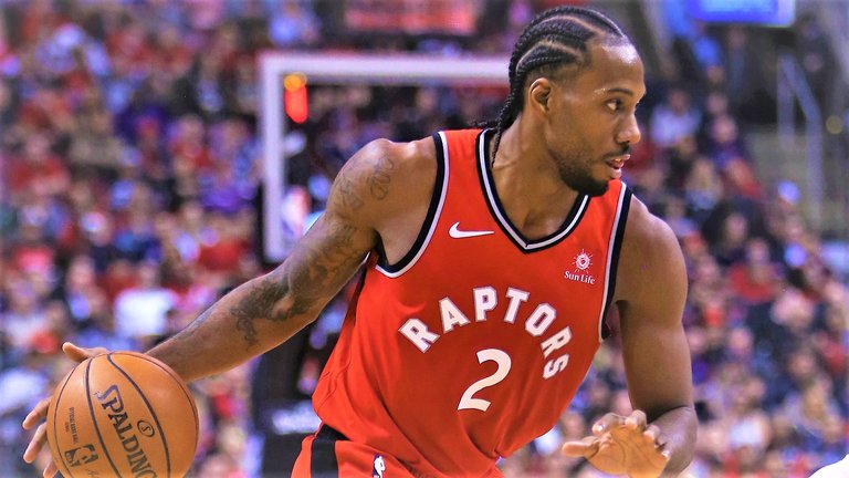 kawhi-leonard-toronto-raptors-2018_fhm4swufucqe1mtbt7x4c7eln.jpg