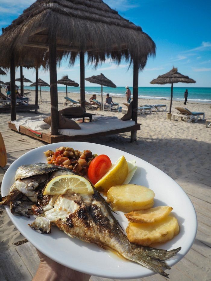 poisson-complet-food-in-tunisia.jpg