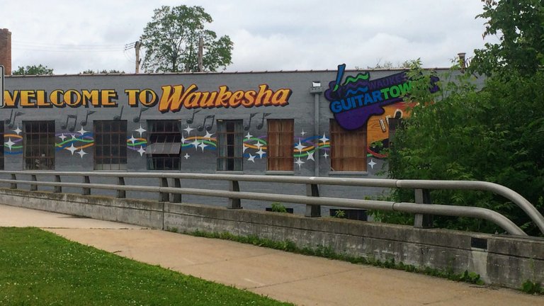 WaukeshaGuitarTown.JPG