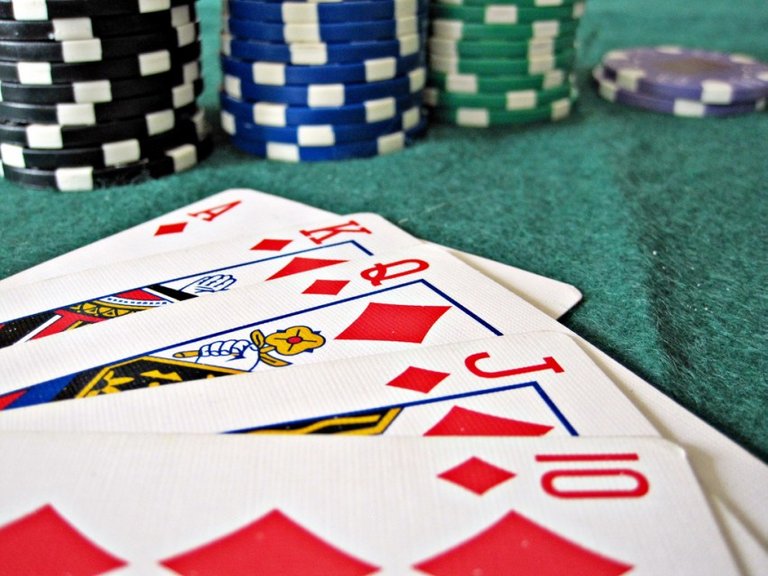 poker-0c5738752bb20a405ffc1936079908b2.jpg