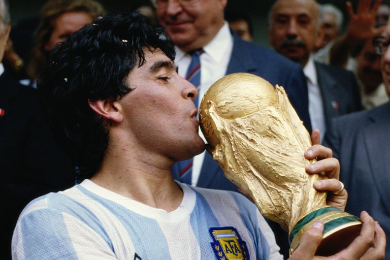 diego-maradona-hd-picture-1401708725.jpg