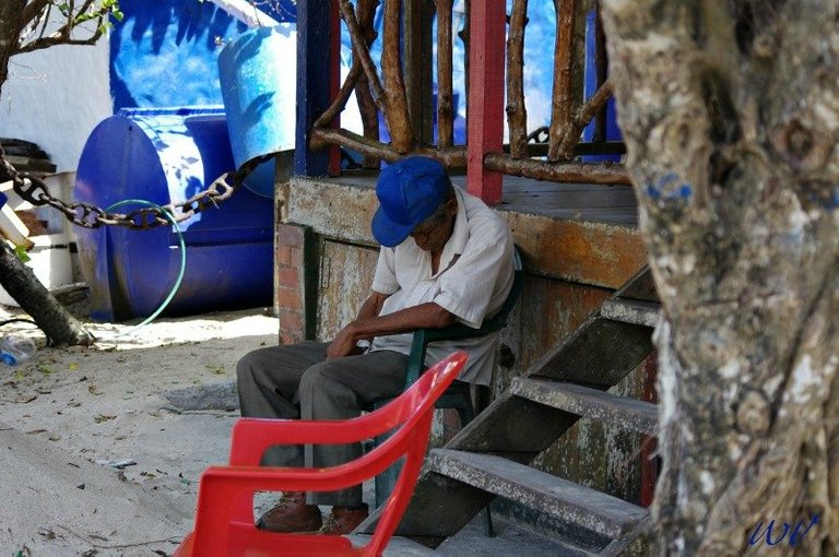 streetphotography travel panama beachside.jpg